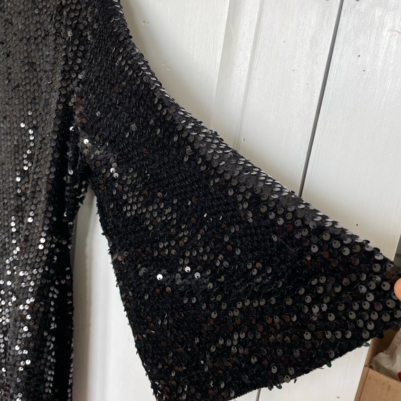 Sparkly sequin dress- perfect for a special night. - Picture 3 of 4